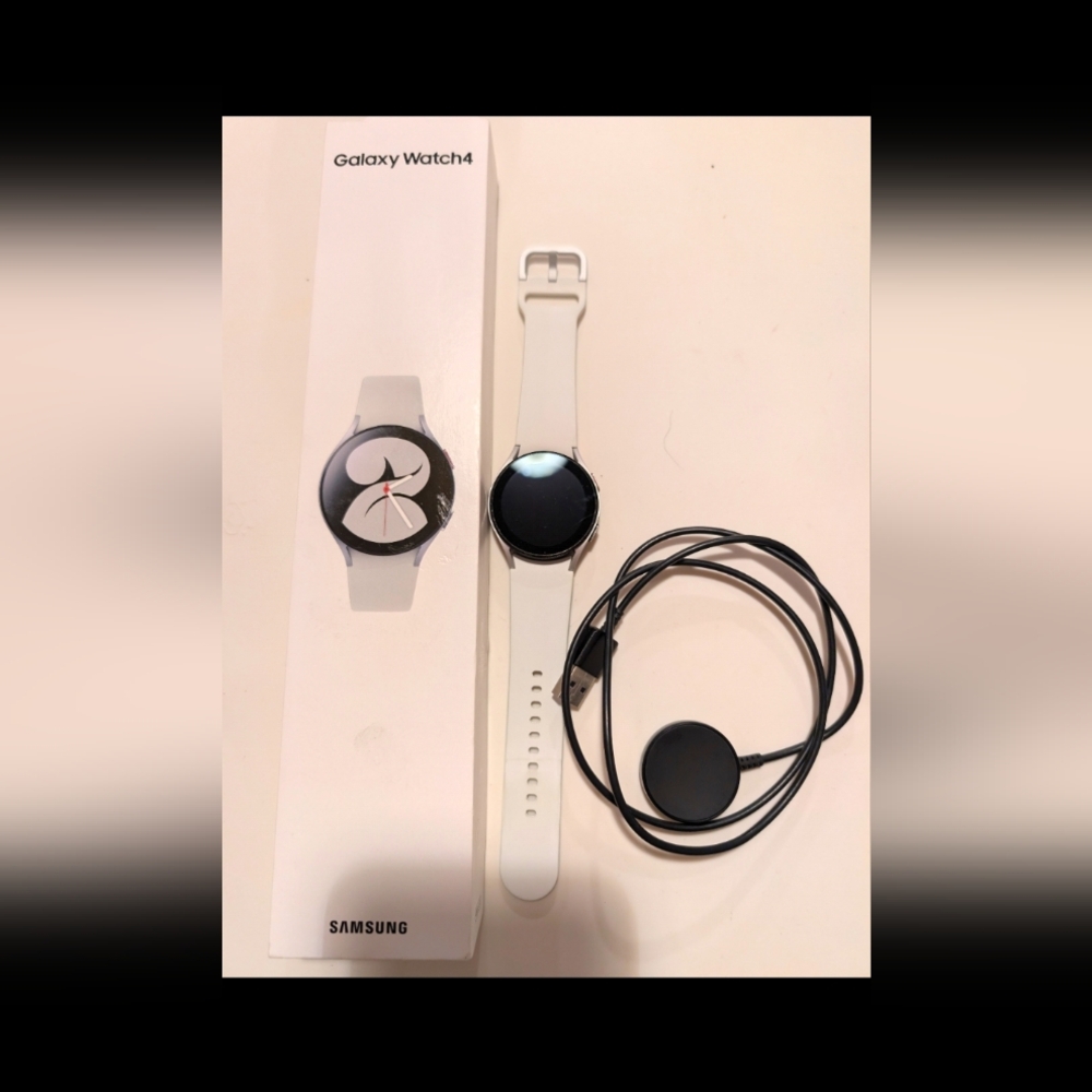 Samsung Galaxy Watch 4 40mm Face, 20mm Band, Bluetooth Smartwatch